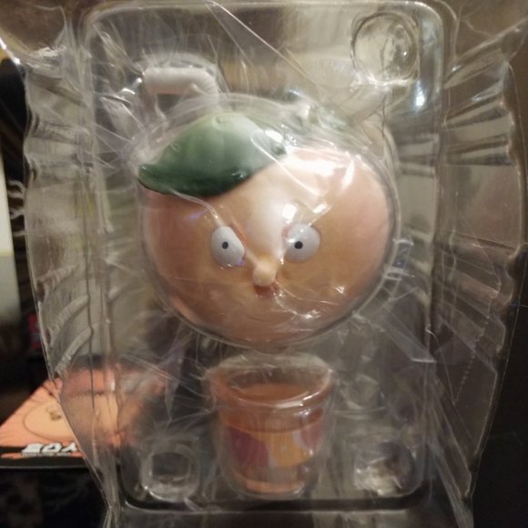 Flocked Anthropomorphic Peach Drink POP MART - Picture 3 of 7